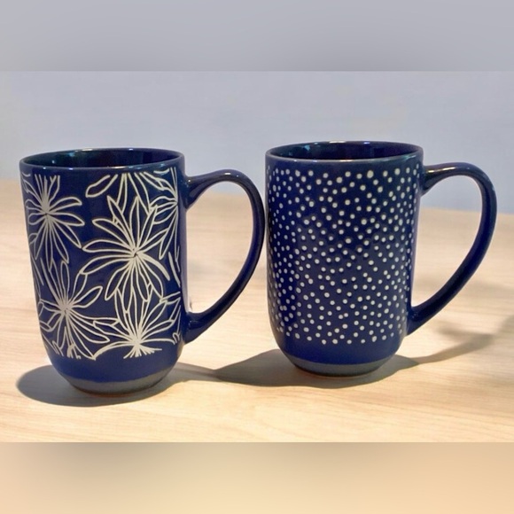 Laurie Gates 19 oz Blue & White Stoneware Coffee Mugs Flowers Dots Set Of 2 - Picture 1 of 5